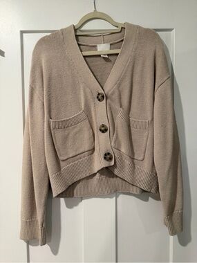H&M Beige/Tan Cropped V-Neck Button Cardigan